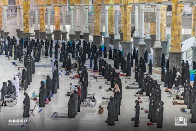 1500 امرأة لخدمة قاصدات وزائرات المسجد الحرام
