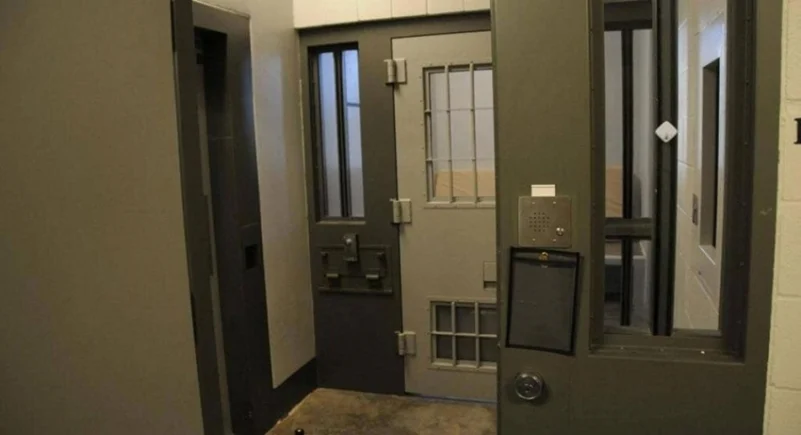 "زنزانة خاصة جدا" لقاتل جورج فلويد في سجنه