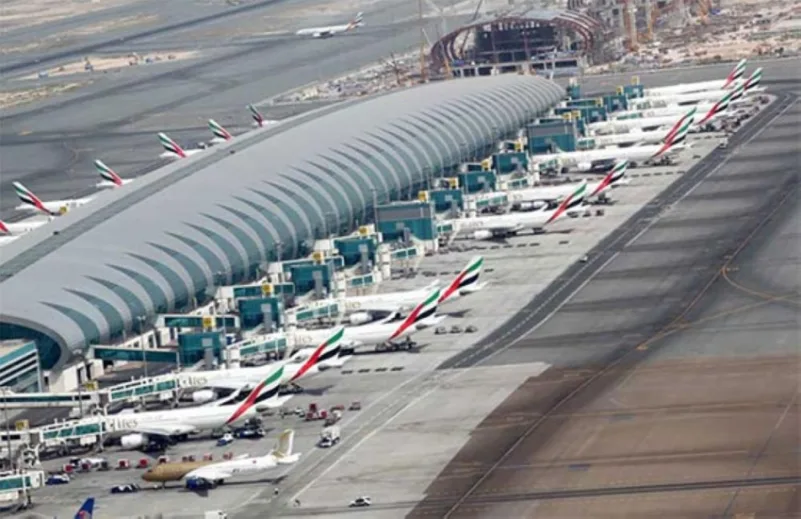 الإمارات تعلق كافة الرحلات الجوية القادمة من الهند