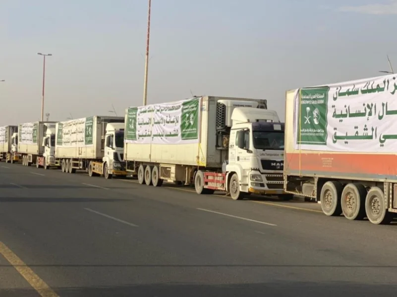 "سلمان للإغاثة": عبور 26 شاحنة منفذ الوديعة إلى عدة محافظات يمنية