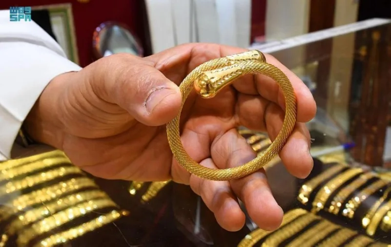 صناعة الذهب والمجوهرات في المنطقة الشرقية تحمل إرثًا تاريخياً يتوارثه الأبناء