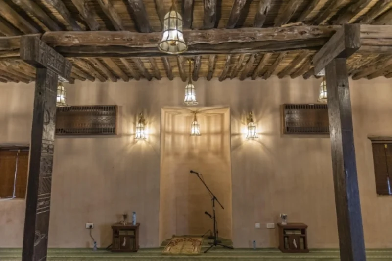 مئذنة مسجد الظفير التاريخي بالباحة.. تصدح بالحق بعد إعادة تطويره