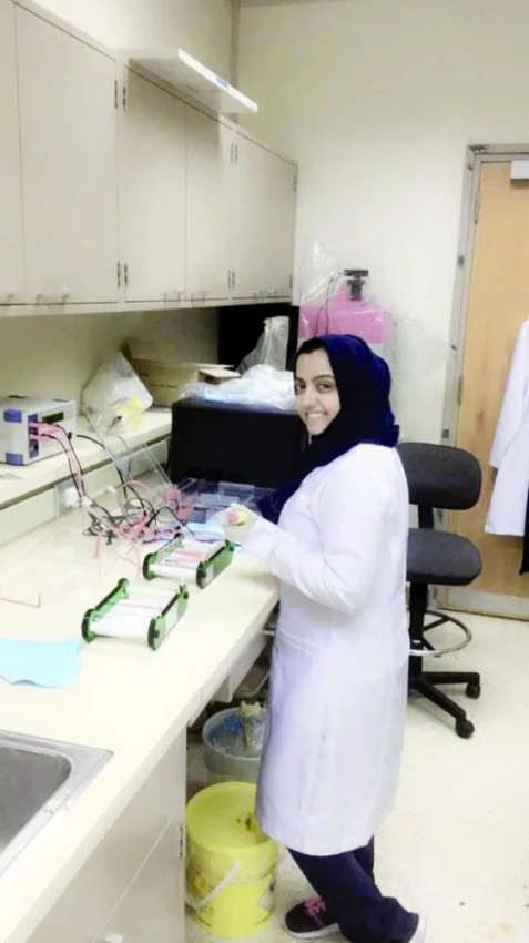 باحثة سعودية تتوصل إلى علاج الالتهابات بالعسل ودهن الورد الطائفي