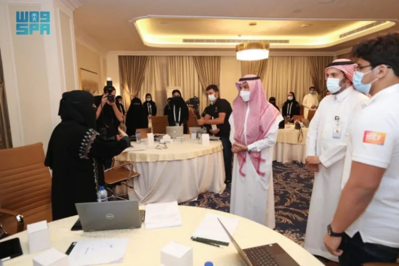 رئيس هيئة تقويم التعليم يزور معسكر المنتخب السعودي للعلوم والهندسة "آيسف"