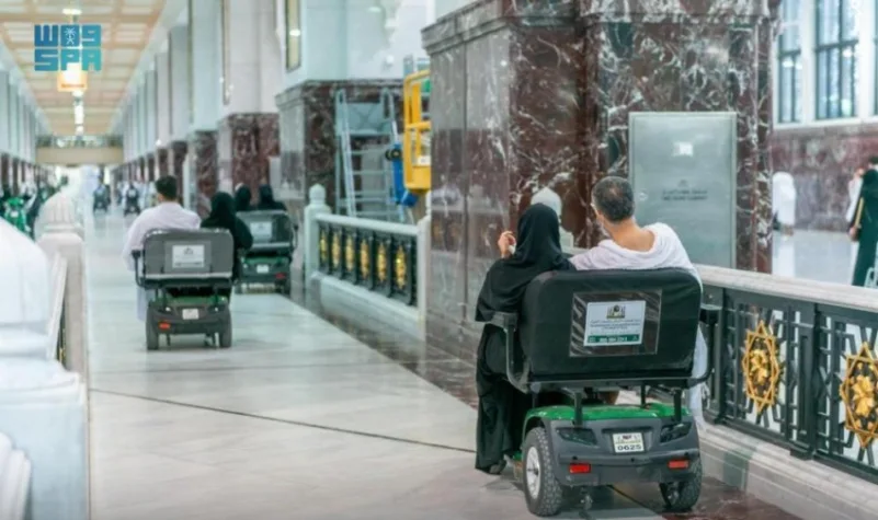 إدارة التنقل بالمسجد الحرام توفر عربات مجانية للمحتاجين من المعتمرين