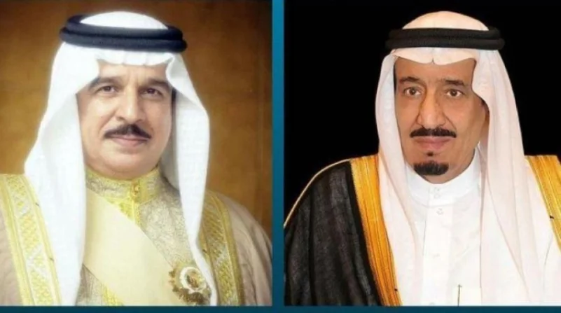 خادم الحرمين يستعرض مع ملك البحرين العلاقات الأخوية