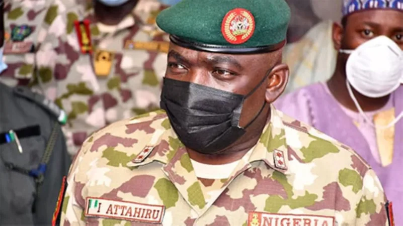 نيجيريا.. مقتل قائد الجيش في تحطم طائرة
