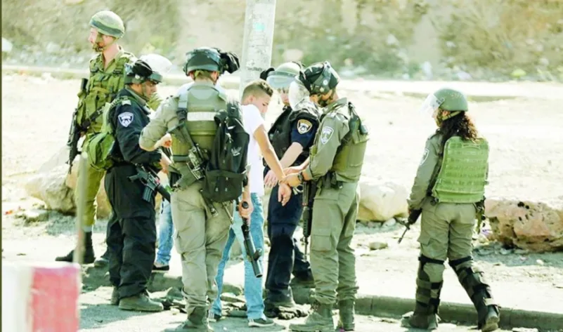 حملة اعتقالات بالضفة الغربية.. واستشهاد منفذ عملية «طعن»
