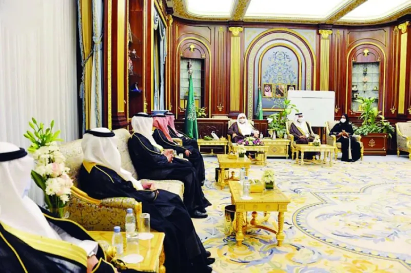 رئيس الشورى يدعو السفراء الجدد لتعزيز العلاقات الثنائية