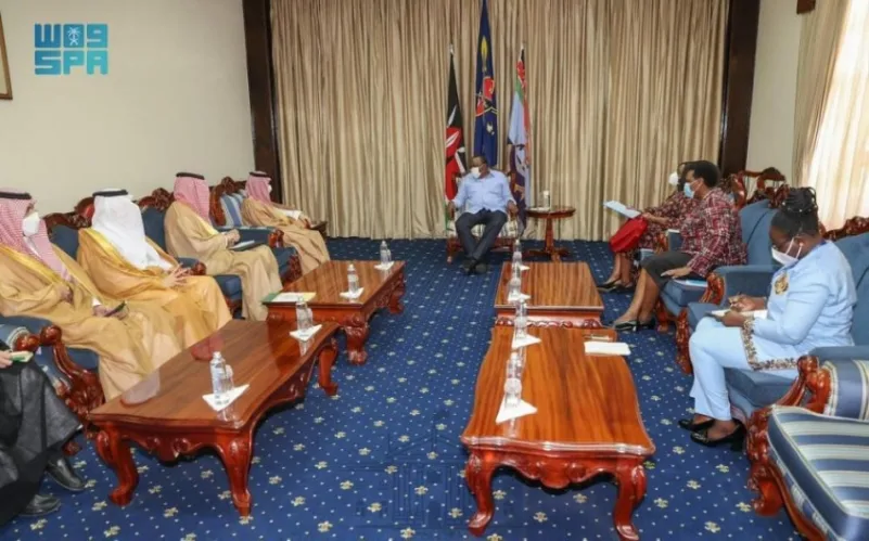 رئيس جمهورية كينيا يستقبل وزير الخارجية