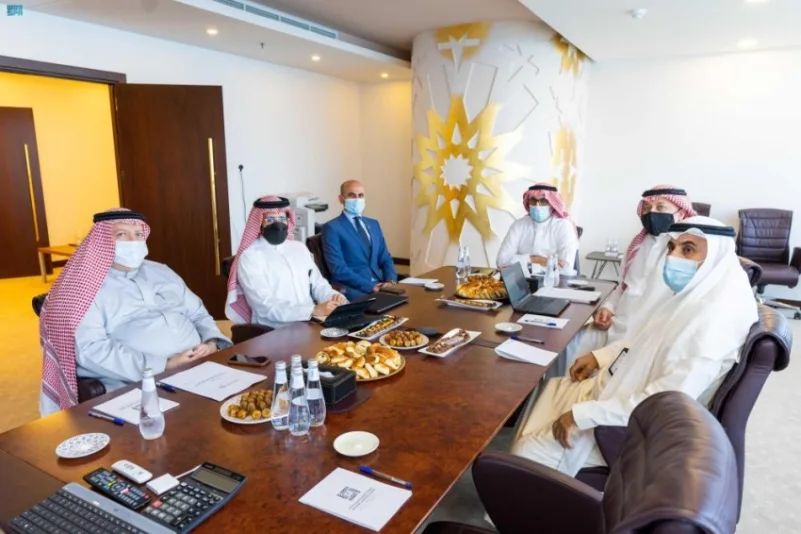 اللجنة التوجيهية بالهيئة الملكية لمكة تناقش شبكات تصريف المياه وخدمات النقل