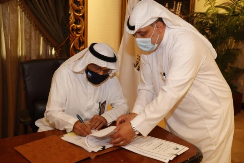 القويحص يوقع عقد تنفيذ أشغال عامة لمخططات ولي العهد جنوب مكة
