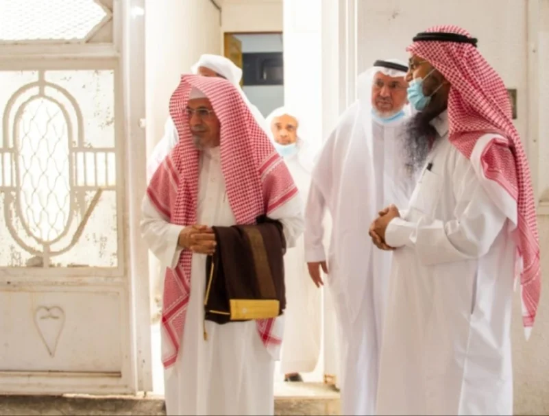الشيخ بن حميد يزور أوقاف المدرسة الصولتية بمكة المكرمة