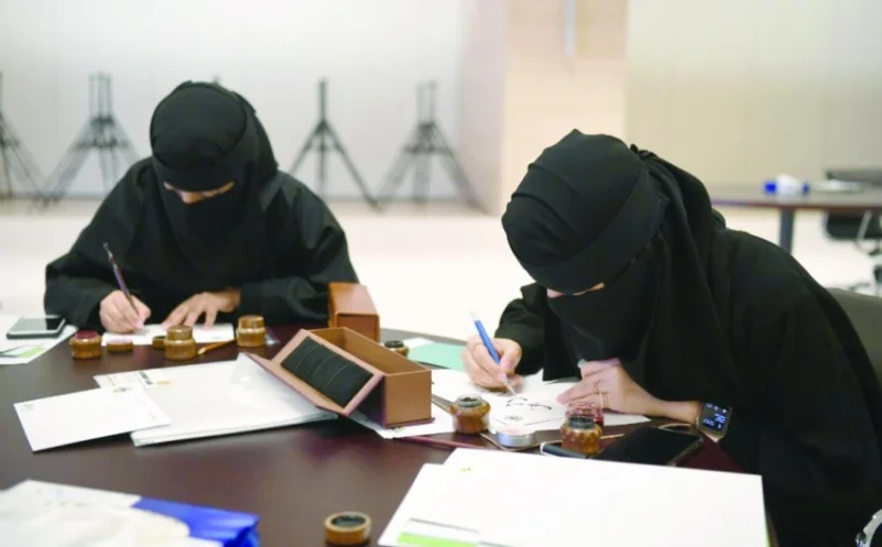 مشاركون في ورشة الخط العربي: الفنون تعزّز القيم الإيجابية