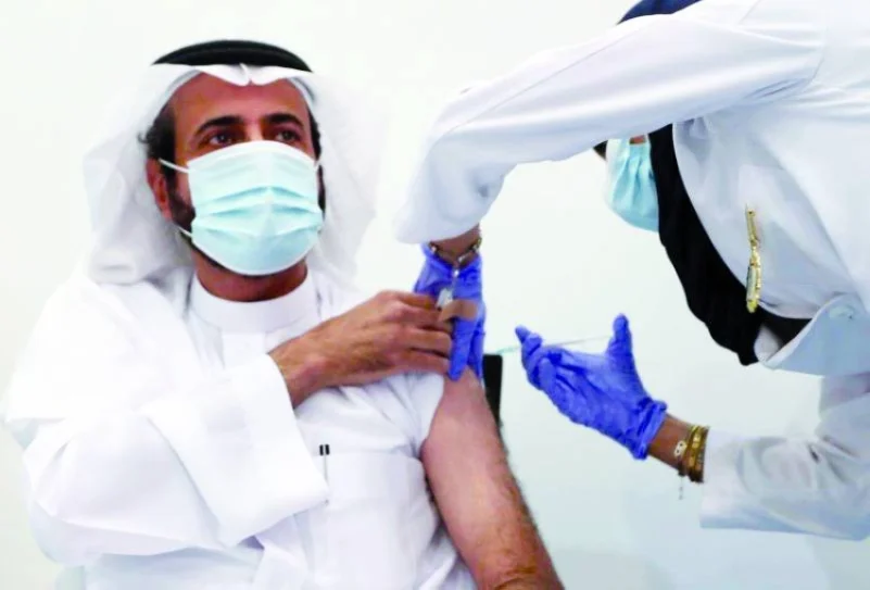 دراسة بريطانية: اللقاحان المستخدمان في السعودية فعالان ضد «تحورات» كورونا