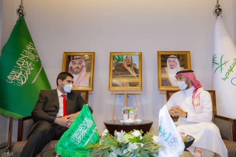 وزير الرياضة يستعرض مع الشيخ عيسى آل خليفة مشاركة السعودية والبحرين أولمبياد طوكيو