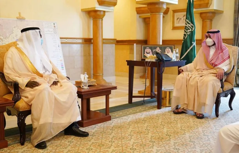 نائب أمير مكة المكرمة يتسلّم التقرير السنوي لأعمال معهد الإدارة