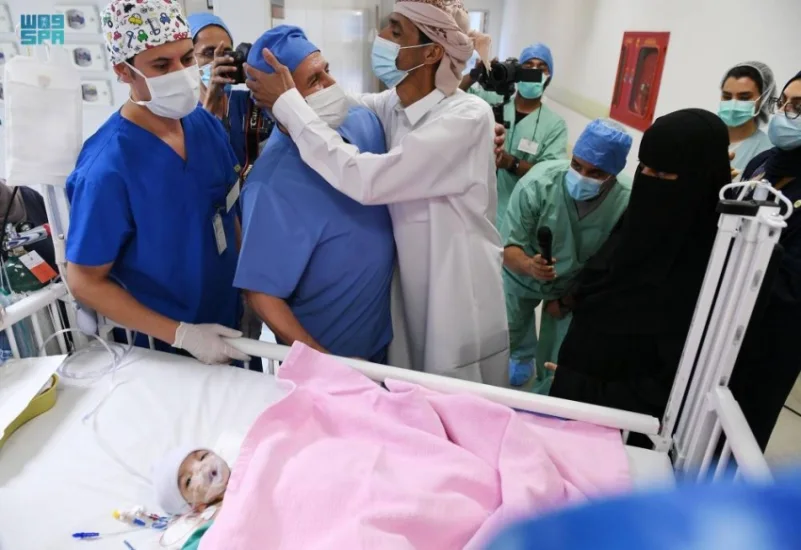 د.الربيعة: نجاح عملية فصل التوأم الطفيلي اليمني في وقت قياسي