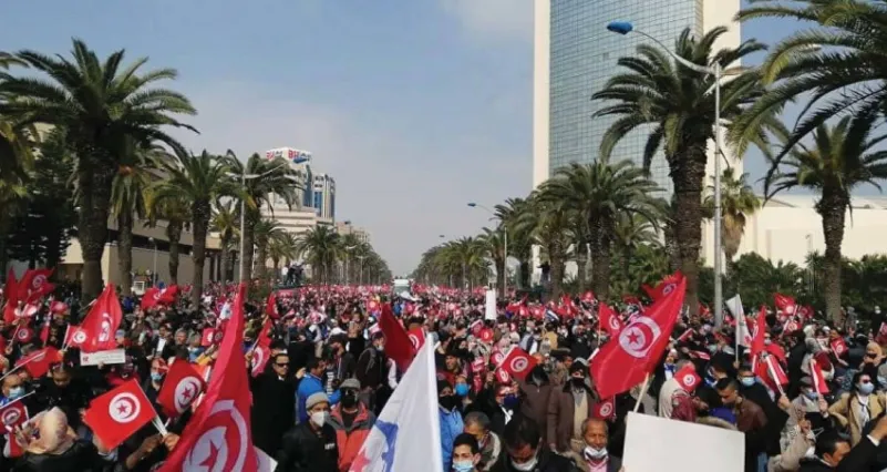 تونس.. شباب النهضة ينقلبون على قيادة الحركة