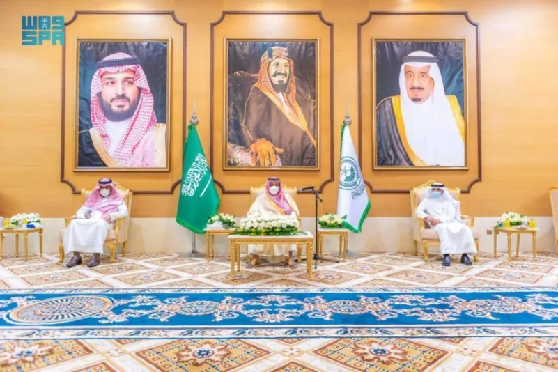 أمير الباحة يستقبل منسوبي الإمارة ومديري الإدارات الحكومية ومدير جوازات الباحة المعيّن حديثاً
