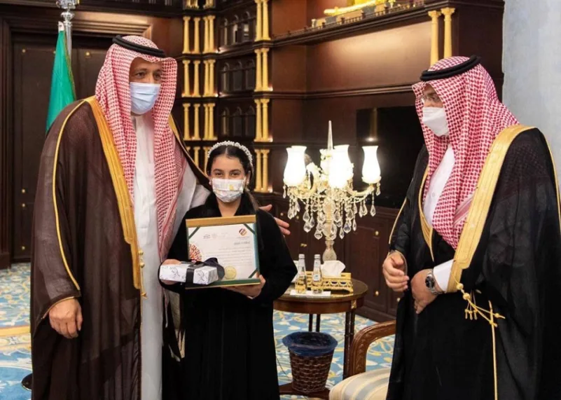 أمير الباحة يستقبل مدير تعليم المنطقة