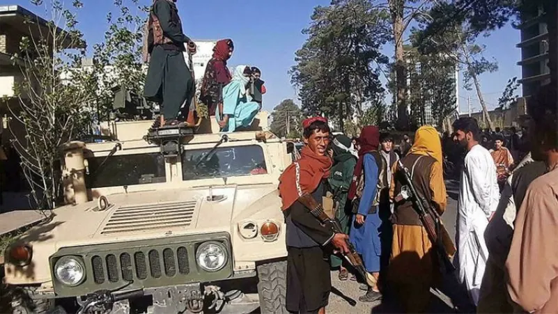 الأسلحة الأمريكية غنيمة بيد طالبان في أفغانستان