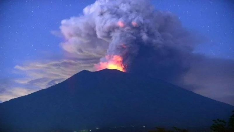 ثوران بركان ميرابي في إندونيسي