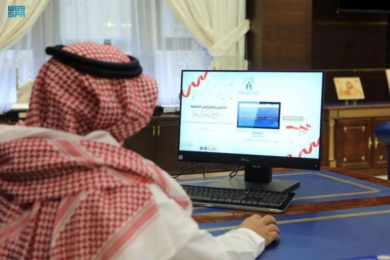 رئيس الجامعة الإسلاميّة يدشّن أنظمة إلكترونيّة لإدارة وقياس مؤشّرات الأداء بالجامعة