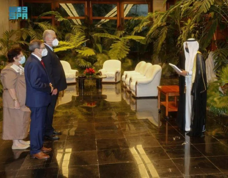 السفير الحربي يقدّم أوراق اعتماده لرئيس كوبا