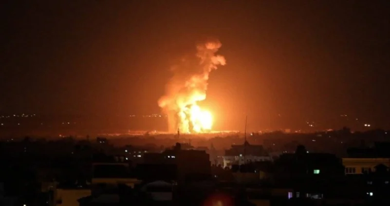قصف إسرائيلي على مواقع وسط وشمال غزة