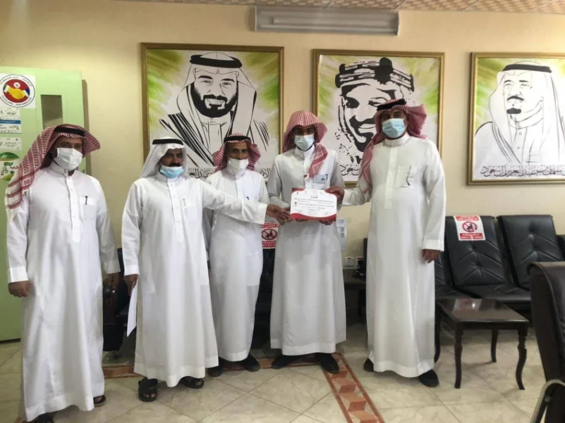 "كشفي الباحة" يكرم المشاركين بثانوية قرن ظبي