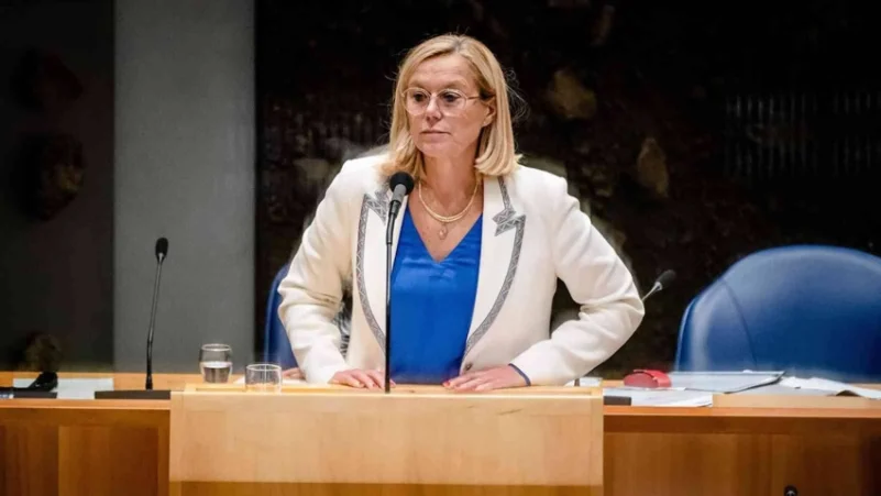 استقالة وزيرة خارجية هولندا على خلفية فوضى الإجلاء من أفغانستان