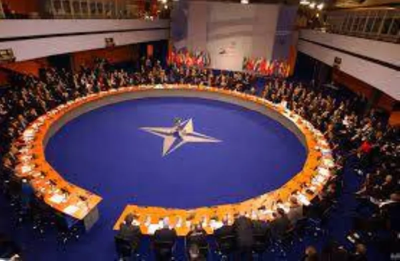 مسؤول بـ"الناتو": خلاف صفقة الغواصات لن يطول "التعاون العسكري"
