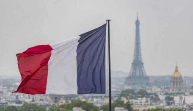 باريس وحيدة في مواجهتها مع واشنطن