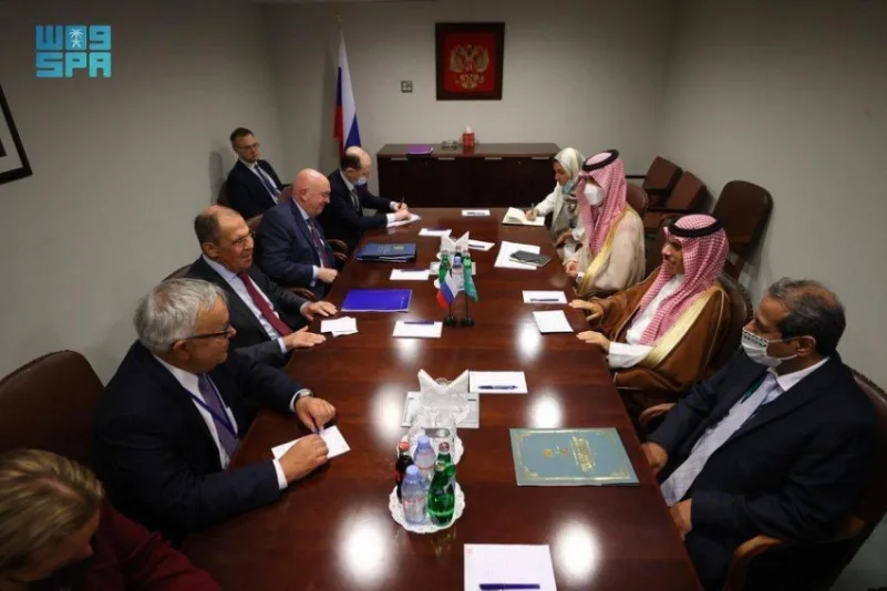 الأمير فيصل بن فرحان يجتمع مع وزير الخارجية الروسي