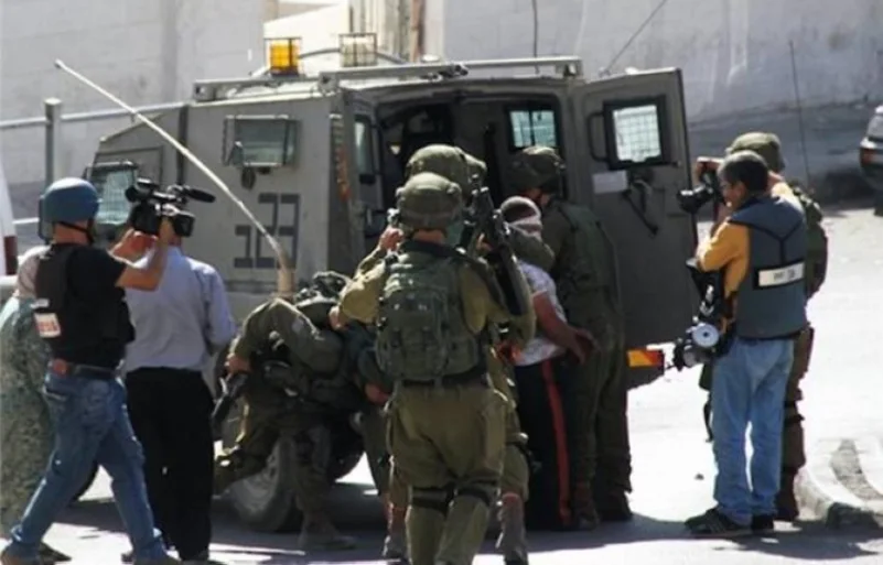 قوات الاحتلال تعتقل 3 فلسطينيين من رام الله