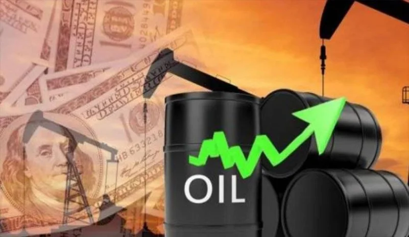 النفط يكسر حاجز 80 دولارا لأول مرة في 3 سنوات