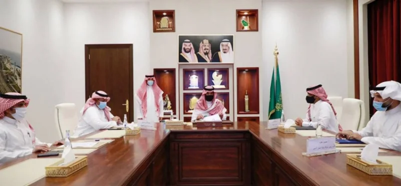 الأمير سعود بن جلوي يطلع على أعمال ميناء جدة الإسلامي