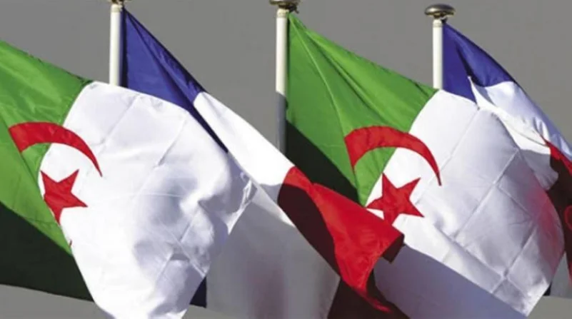 الجزائر تستدعي سفيرها في فرنسا