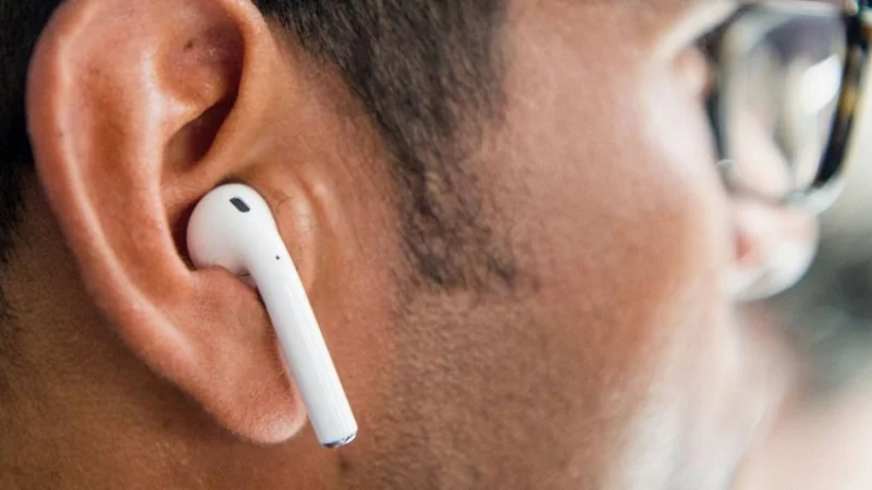 استشاري: مليار شخص معرض لمشاكل في السمع بسبب الاستخدام الخاطئ لسماعات الأذن