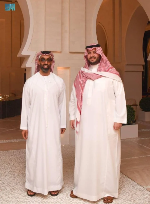 مستشار الأمن الوطني الإماراتي يلتقي الأمير تركي بن محمد بن فهد