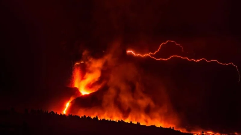 بركان كومبري يمحي 30 عاما في خمس دقائق