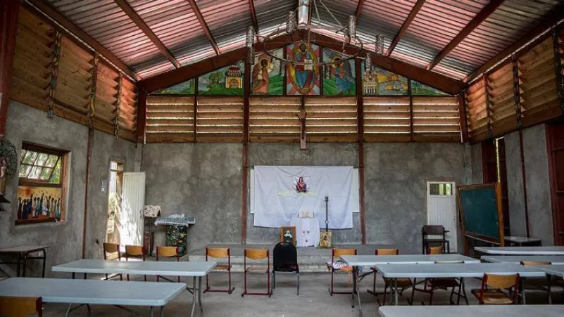 اختطاف 17 من المبشرين المسيحيين الأمريكيين وأسرهم في هايتي