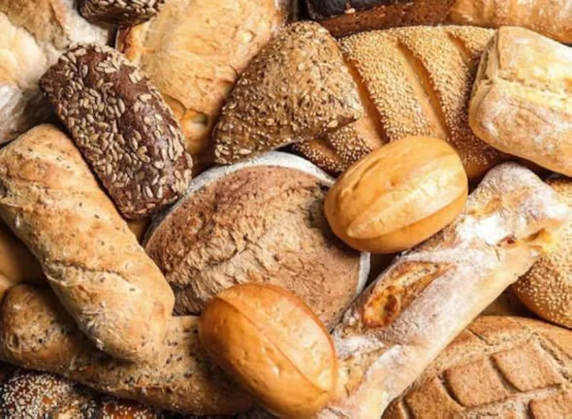 خبـراء تغذية: إياكم وعدم تناول الخبز