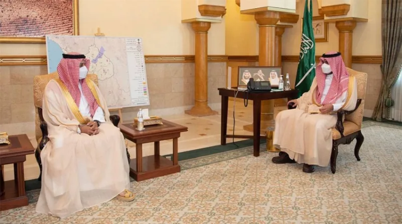 أمير مكة المكرمة بالنيابة يستقبل مدير فرع وزارة الرياضة بالمنطقة