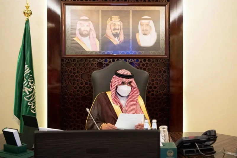 أمير مكة المكرمة بالنيابة يستمع لشرح عن أخر خطوات العمل في مركزالبيانات الضخمة