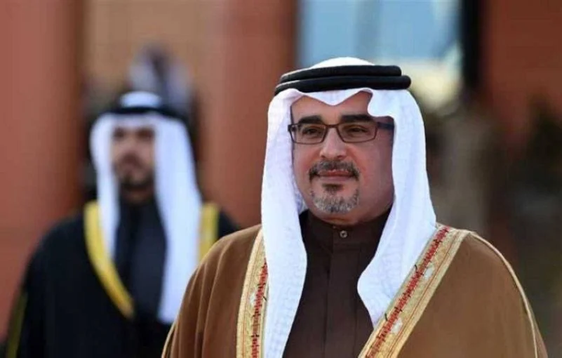 بالفيديو .. رئيس مجلس الوزراء بمملكة البحرين يصل الرياض