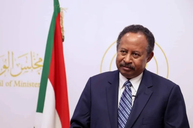 السودان..قائد الجيش يكشف عن مكان ومصير حمدوك