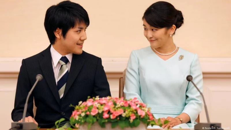 الأميرة اليابانية ماكو تتخلى عن الإمبراطورية وتتزوجت زميلها