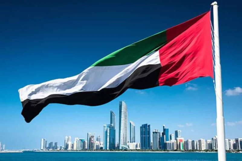 الإمارات تسحب دبلوماسييها من لبنان وتمنع مواطنيها من السفر إليه